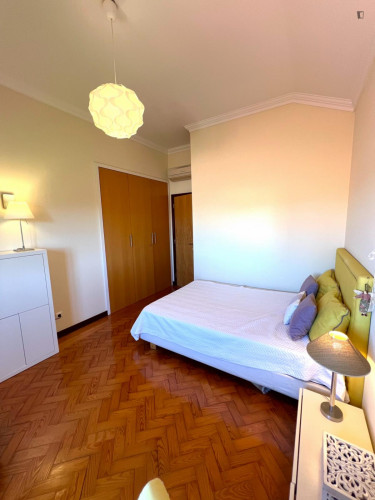 Lovely bedroom in comfy apartment in Estoril - Gallery - 22