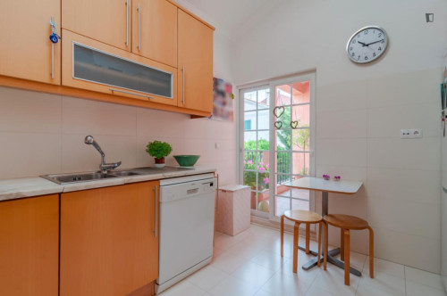 Lovely bedroom in comfy apartment in Estoril - Gallery - 11