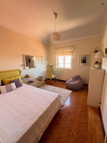 Lovely bedroom in comfy apartment in Estoril - Gallery - 12