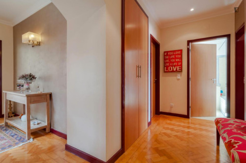 Lovely bedroom in comfy apartment in Estoril - Gallery - 4