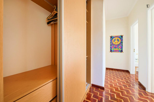 Inviting single bedroom with a balcony, in Lumiar - Gallery - 18