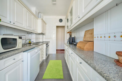 Inviting single bedroom with a balcony, in Lumiar - Gallery - 15
