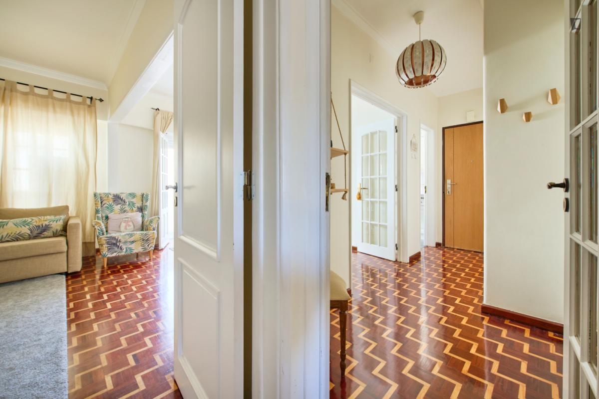 Inviting Single Bedroom With A Balcony, In Lumiar - 18