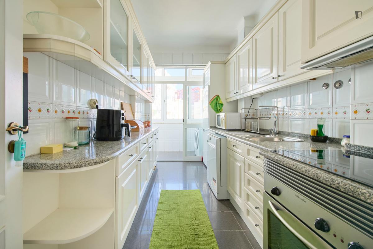 Inviting Single Bedroom With A Balcony, In Lumiar - 32