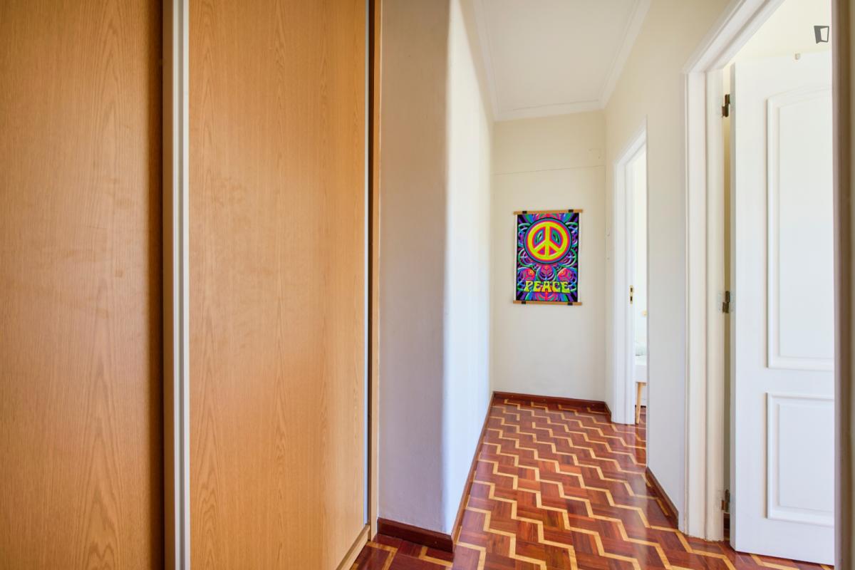 Inviting Single Bedroom With A Balcony, In Lumiar - 15