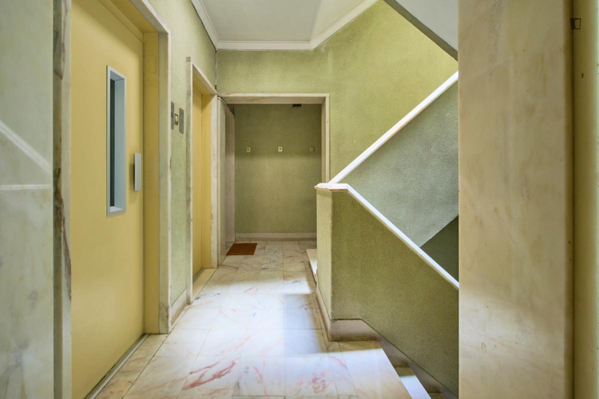Inviting Single Bedroom With A Balcony, In Lumiar - 9