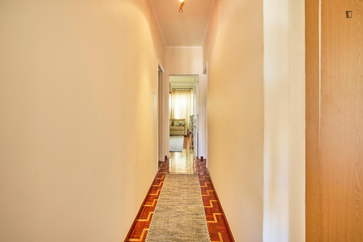 Inviting Single Bedroom With A Balcony, In Lumiar - 11