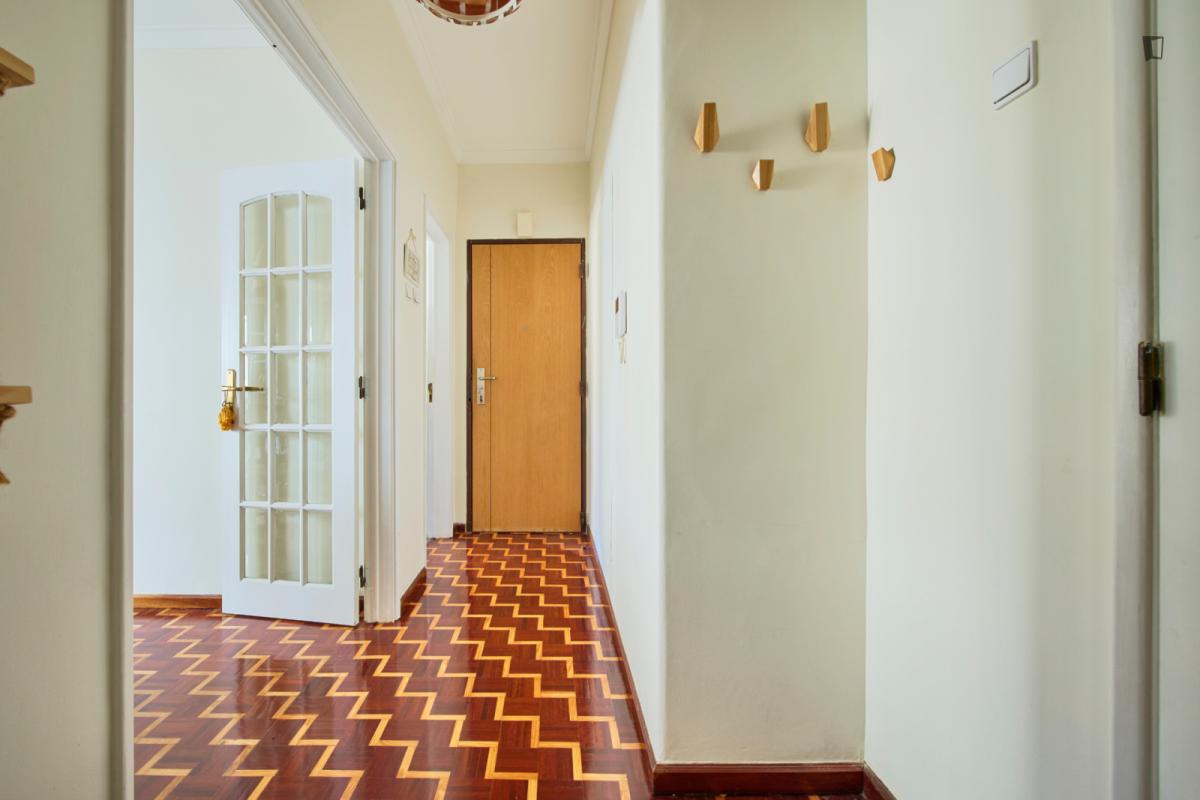 Inviting Single Bedroom With A Balcony, In Lumiar - 20