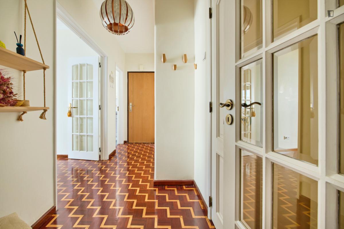 Inviting Single Bedroom With A Balcony, In Lumiar - 19