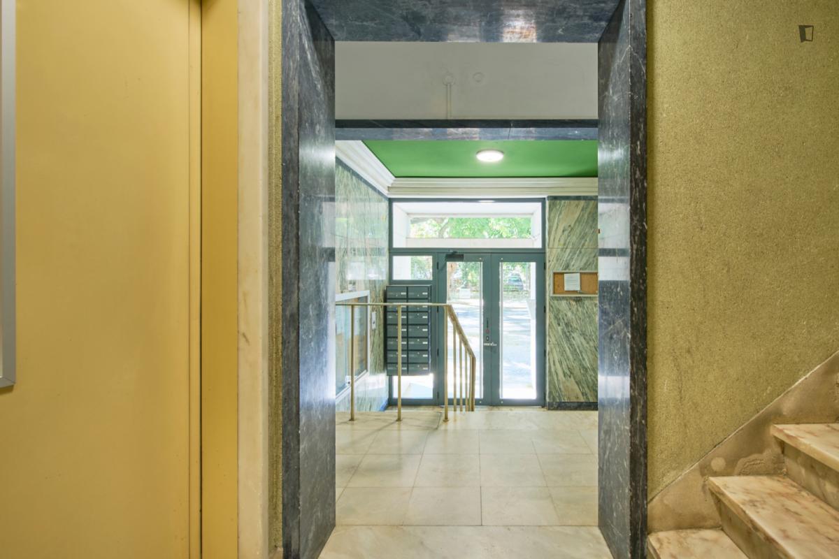 Inviting Single Bedroom With A Balcony, In Lumiar - 7