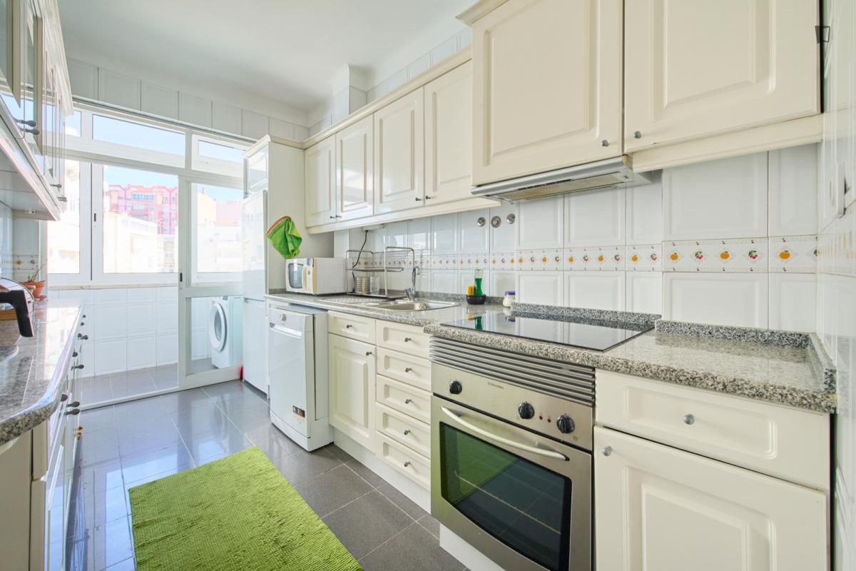 Inviting Single Bedroom With A Balcony, In Lumiar - 31