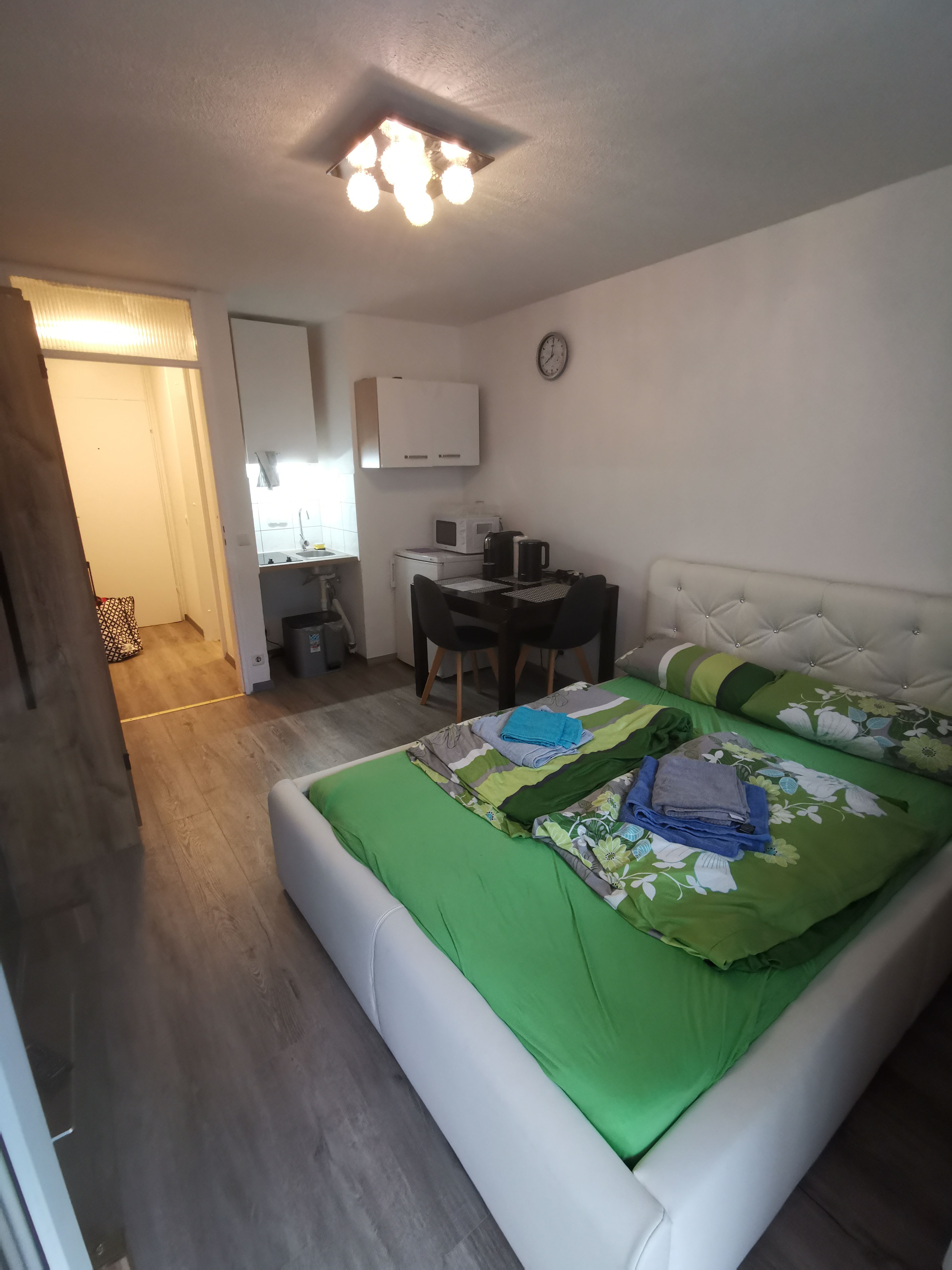 Fully Furnished Apartment In A Central Location, 5 Minutes To The U1 Subway Station Rotkreuzplatz - 8
