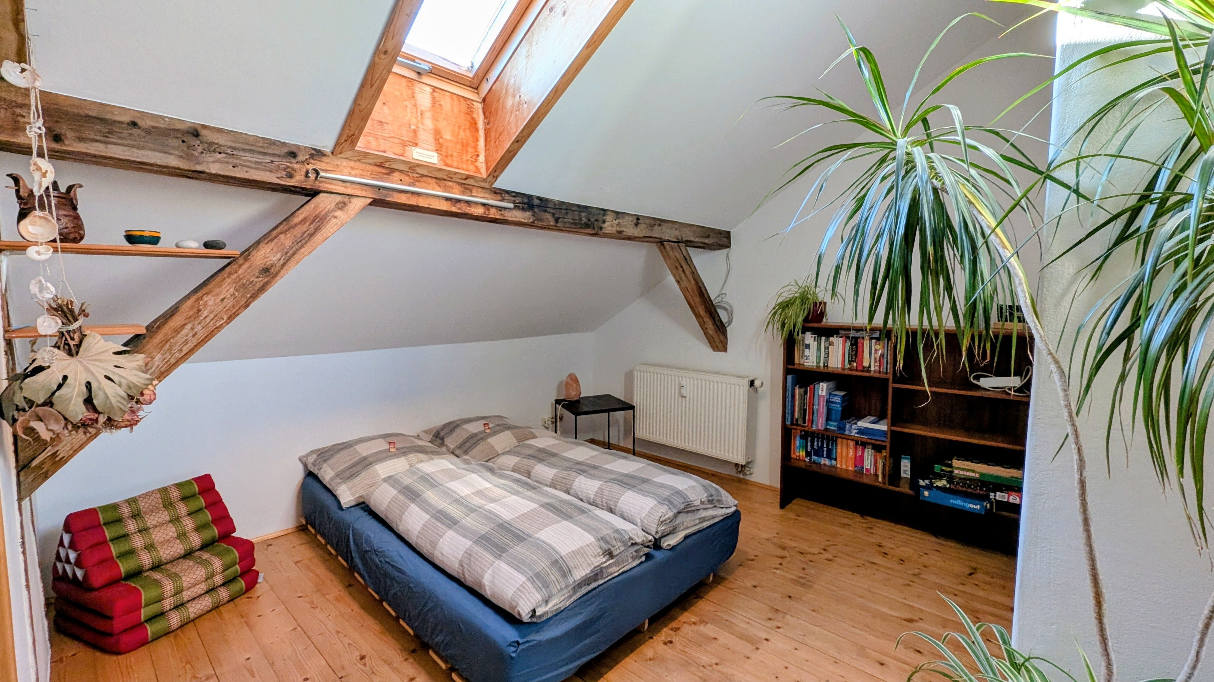 Furnished 3-Room Apartment With Attic Room, 2 Bathrooms & Weekly Cleaning – Dresden-Neustadt On The  - 2