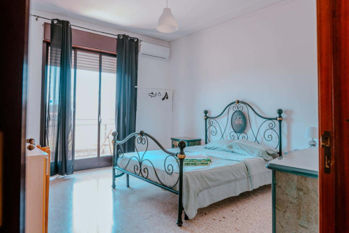 Room in Via dei Piccioni, Catania for 126 m² with 4 bedrooms - Gallery - 16