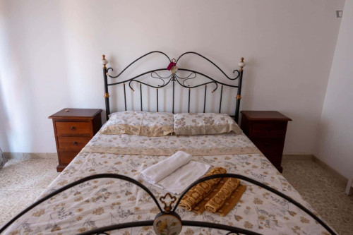 Room in Via dei Piccioni, Catania for 126 m² with 4 bedrooms - Gallery - 12