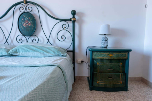 Room in Via dei Piccioni, Catania for 126 m² with 4 bedrooms - Gallery - 4