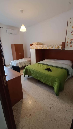 Room in Via dei Piccioni, Catania for 126 m² with 4 bedrooms - Gallery - 5