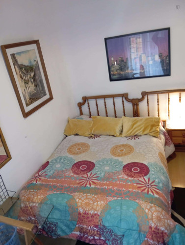 Room in Calle Santa Escolástica, Granada with 3 bedrooms - Gallery - 2
