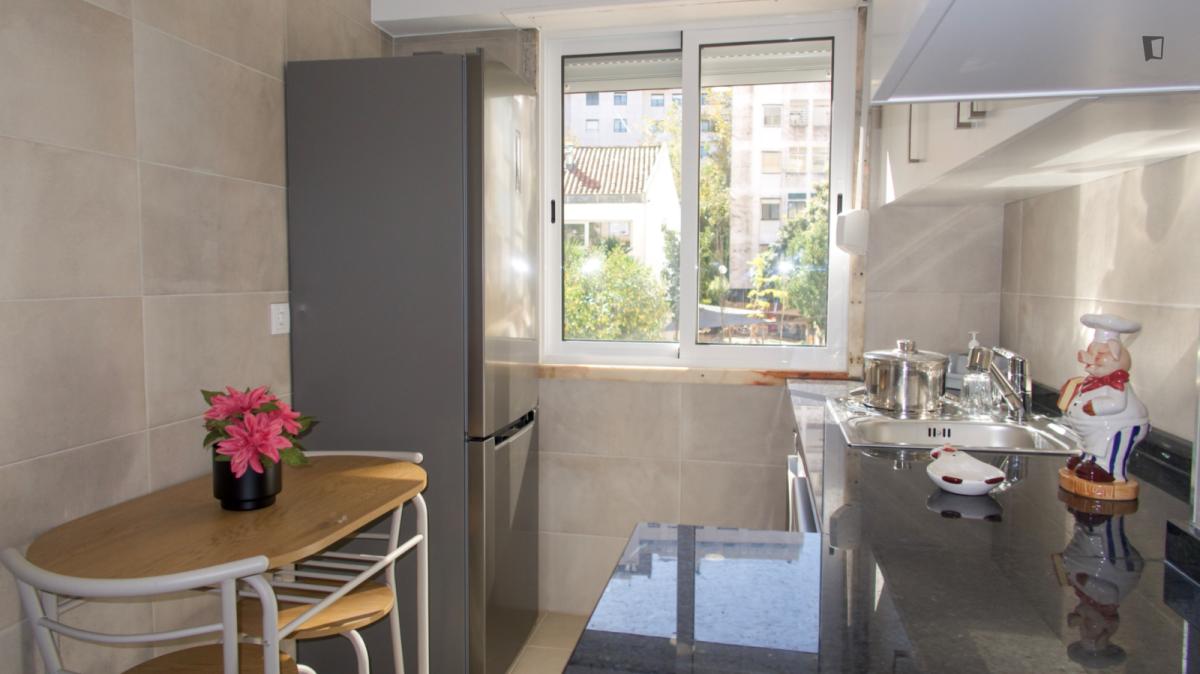 Pleasant Single Bedroom - 9