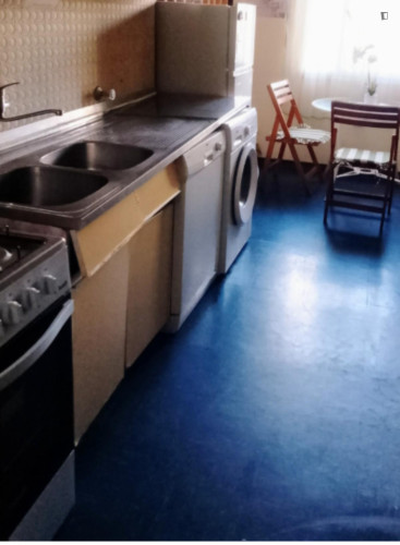 Cozy Single Bedroom close to Algés Train Station - Gallery - 5