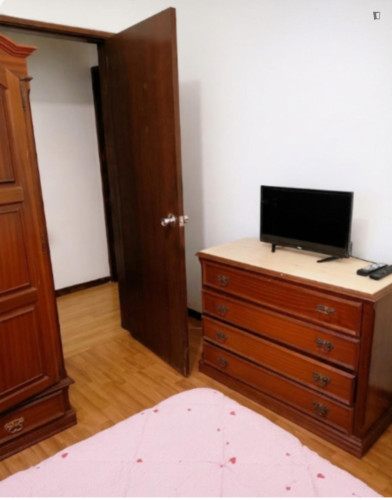 Cozy Single Bedroom close to Algés Train Station - Gallery - 3