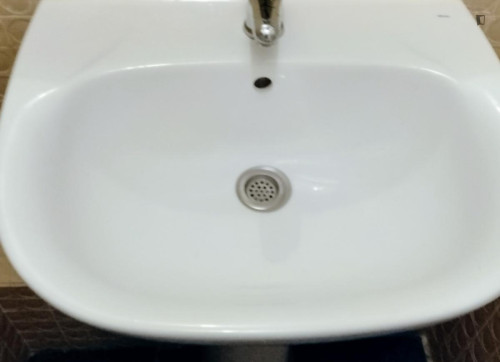Cozy Single Bedroom close to Algés Train Station - Gallery - 8
