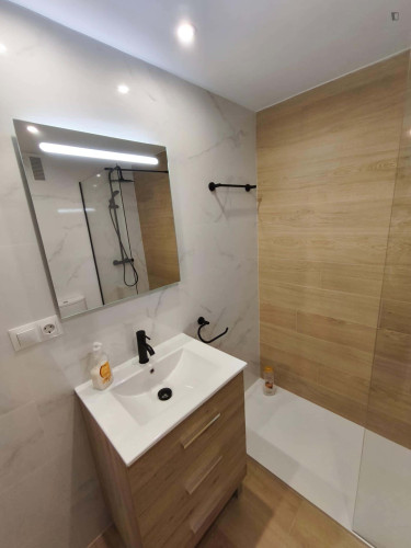 Apartment in Calle Isaac Peral, Santander for 80 m² with 3 bedrooms - Gallery - 4