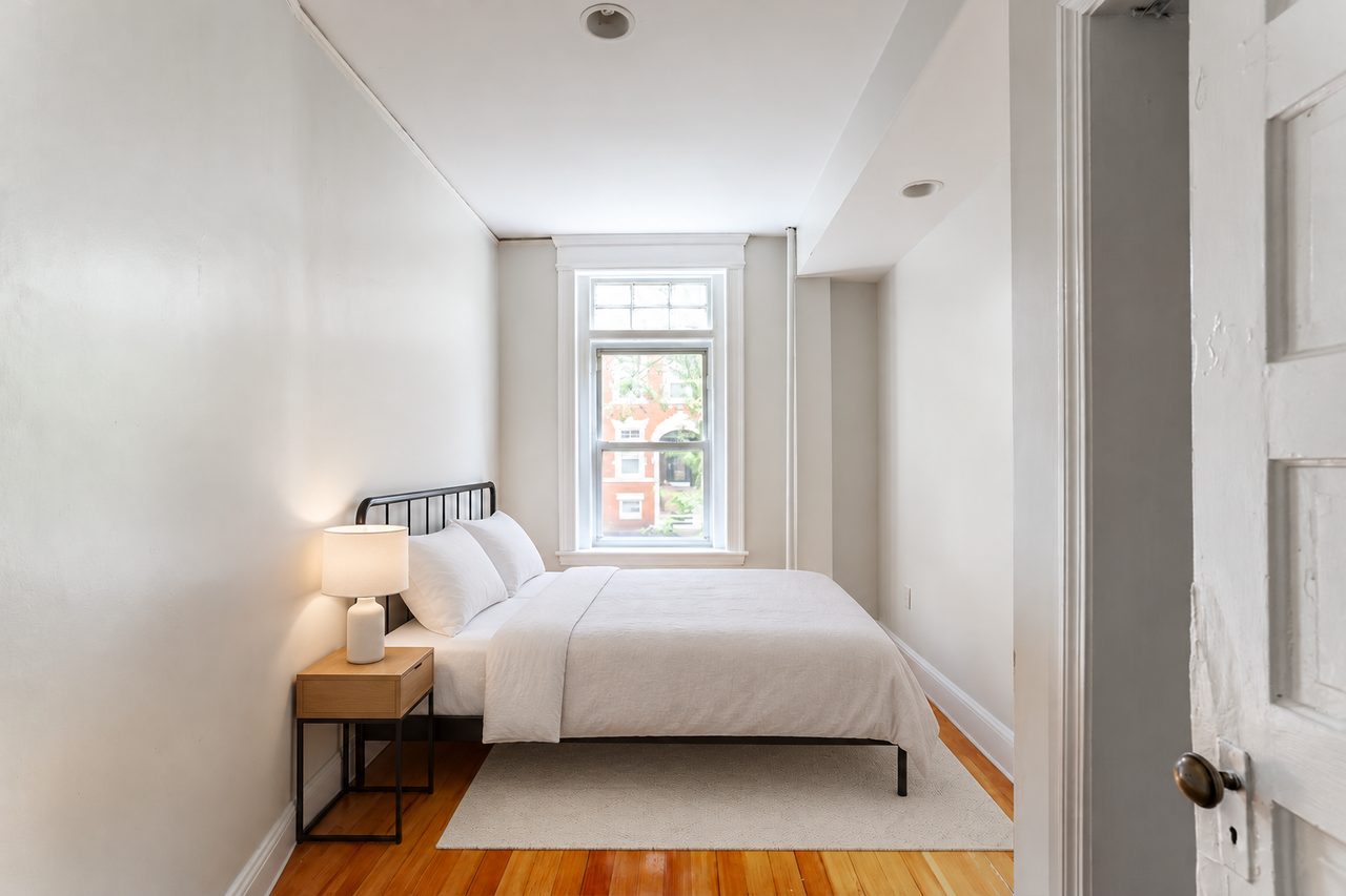 #1923: Brookline - Full Bedroom G - 10