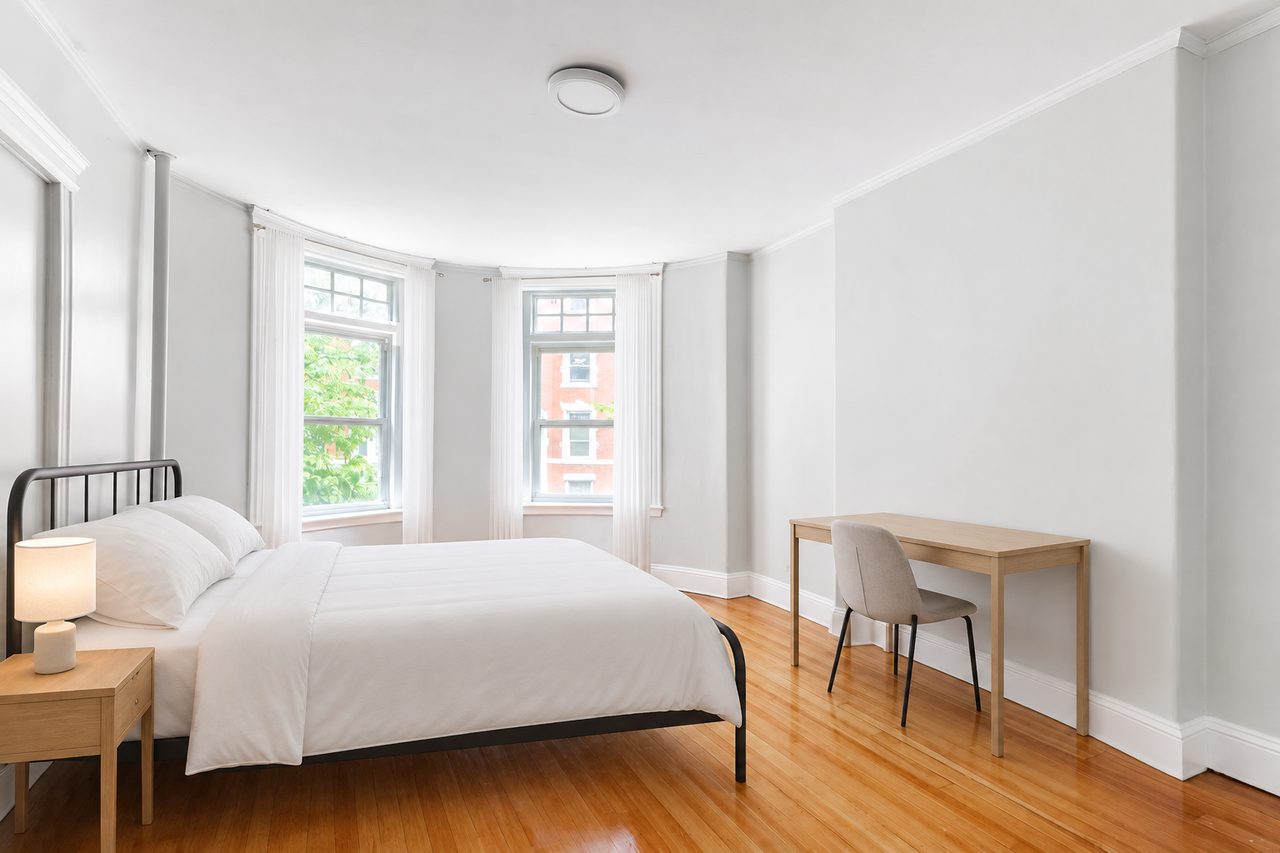 #1923: Brookline - Queen Bedroom H - 1
