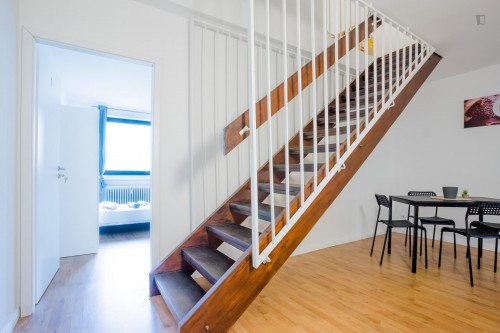 Bright single bedroom in a student flat, in Wersten