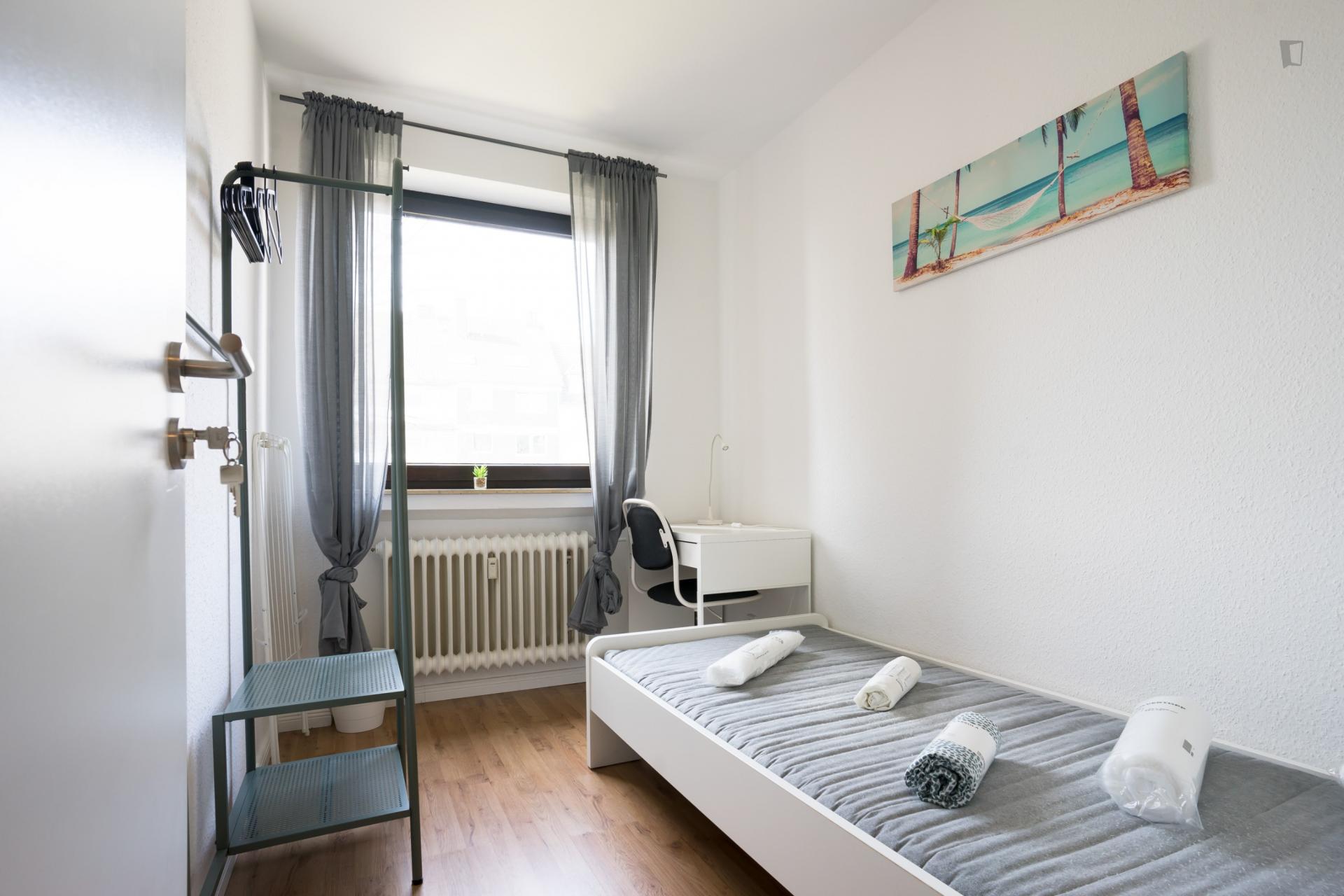Bright Single Bedroom In A Student Flat, In Wersten - Bright single bedroom in a student flat, in Wersten - Gallery - 1