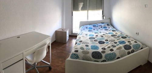 3 bedroom apartment close to Blasco Ibañez