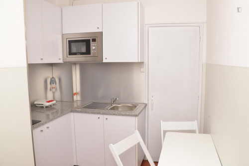 Delightful double bedroom in Olivais