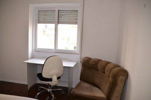 Delightful double bedroom in Olivais - Gallery - 15