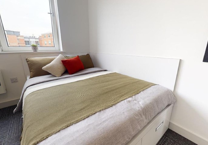  Saver Studio Plus  -  IQ Newland House  - Gallery -  6