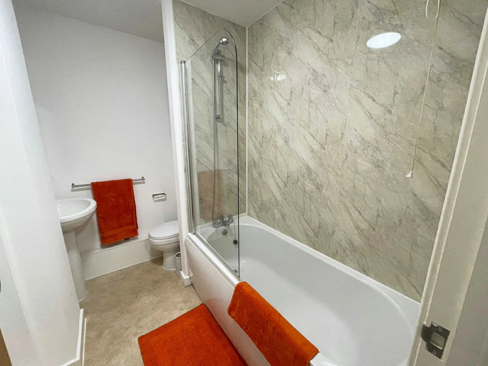  Plus One-Bedroom Apartment  -  Rede House  - Gallery -  8