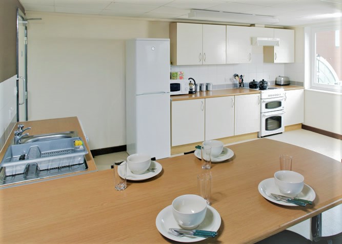 En-Suite With Premium Kitchen - The Junxion - Gallery - 2