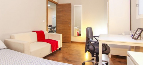 Alluring single bedroom near Universidad Católica de Valencia San Vicente Mártir