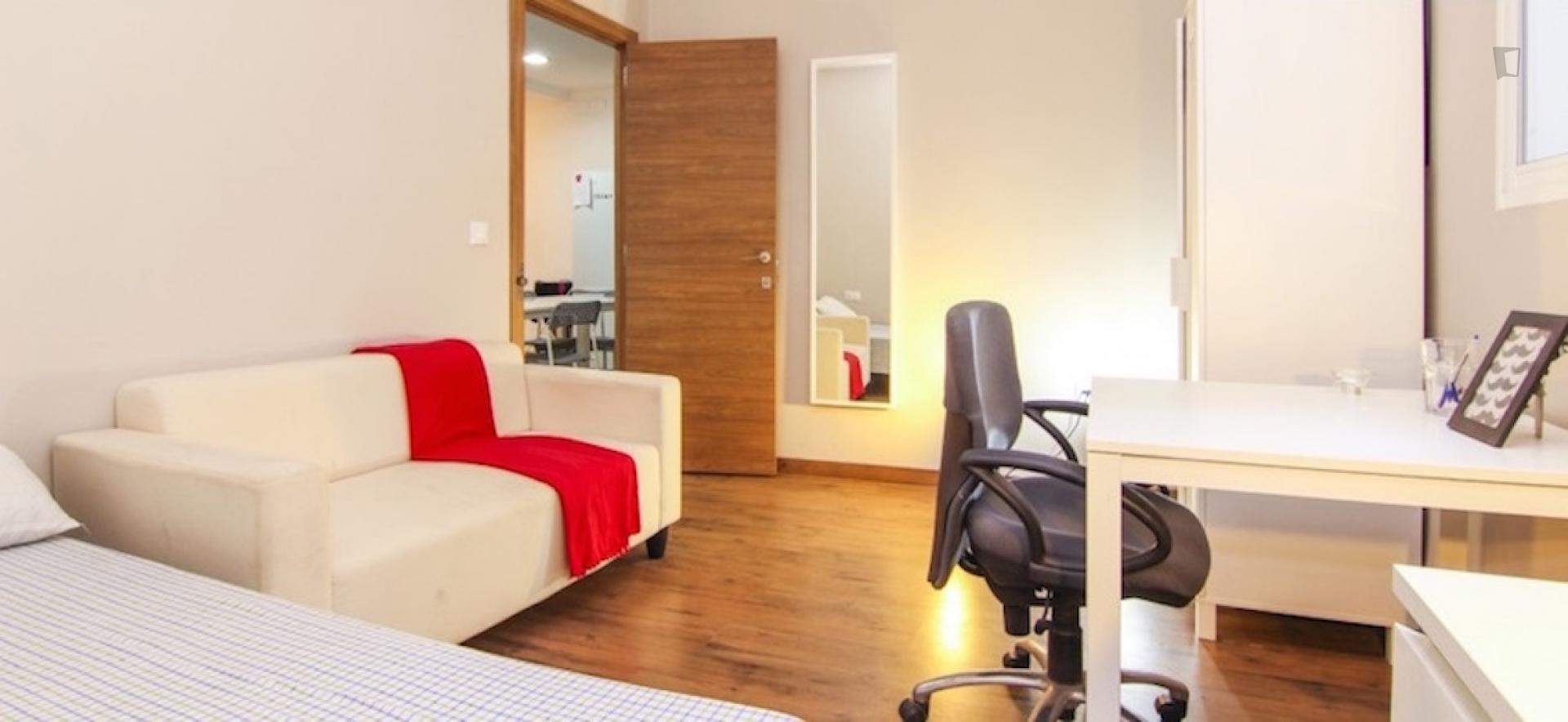 Alluring Single Bedroom Near Universidad Católica De Valencia San Vicente Mártir - Alluring single bedroom near Universidad Católica de Valencia San Vicente Mártir - Gallery - 1