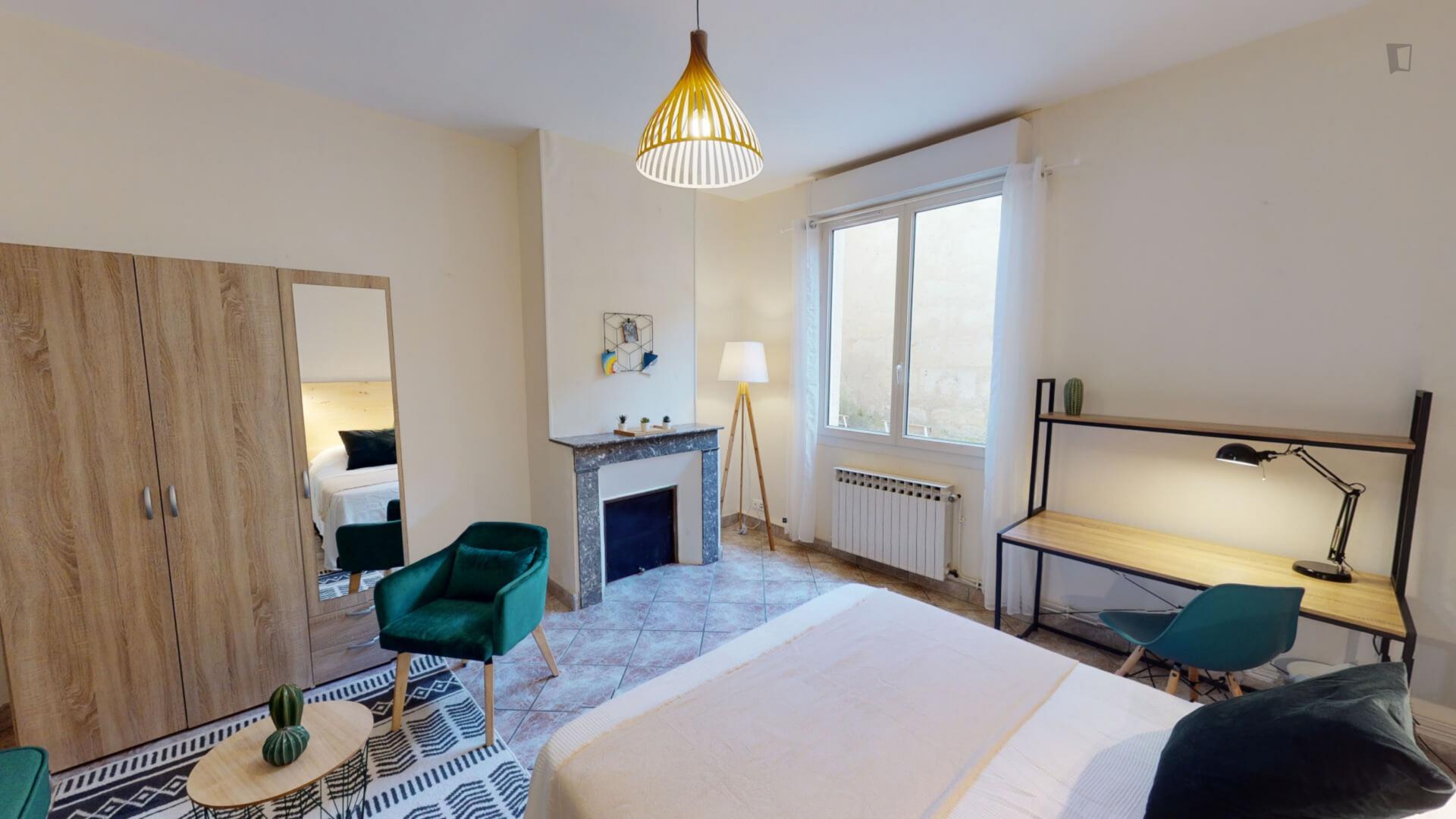 Admirable Double Bedroom In Capucins - Victoire - 1