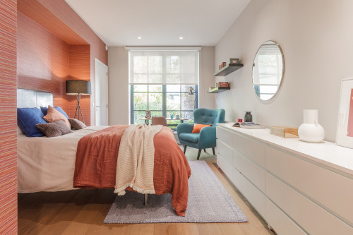 Classic Style Renovated House w/ Workspace + Backyard