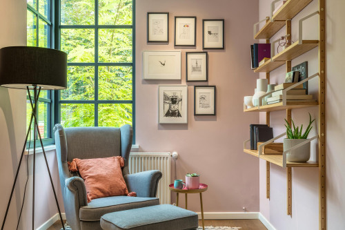 Classic Style Renovated House w/ Workspace + Backyard