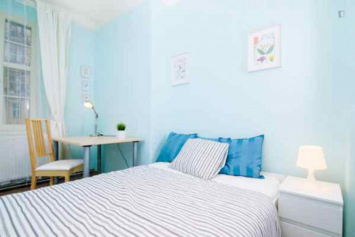 Sublime double bedroom near the Vltavská metro