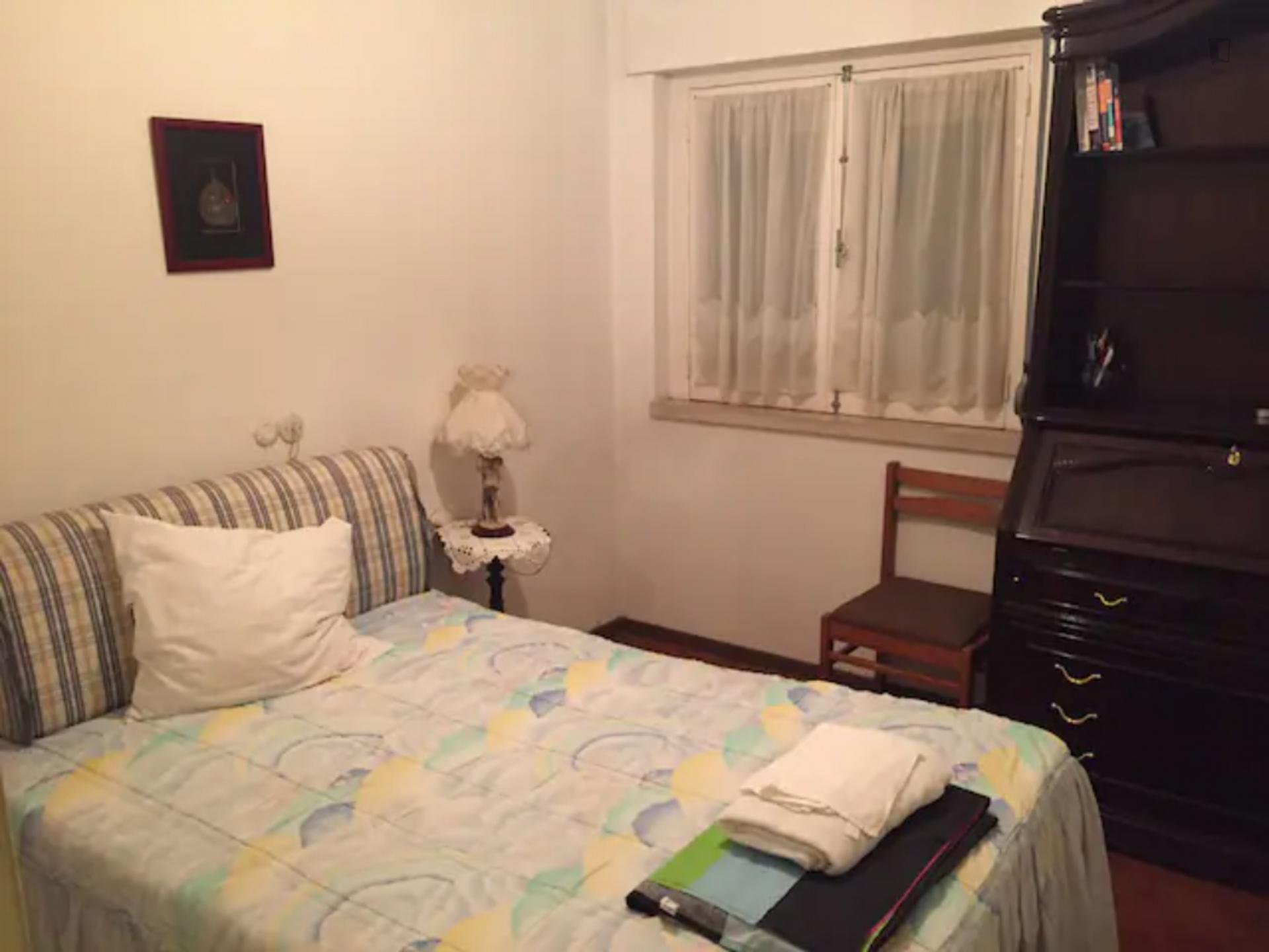 Alluring Single Bedroom In Residential Barreira - Alluring single bedroom in residential Barreira - Gallery - 1