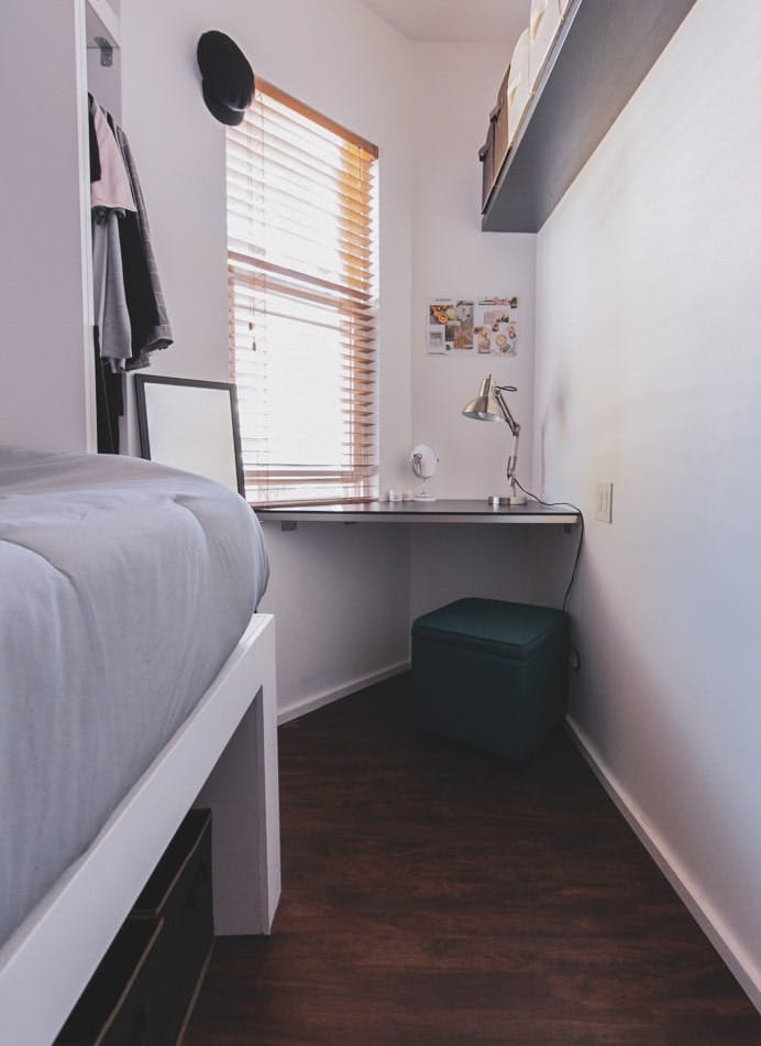 Francis Bedroom - Trendy Style Residence w/ Coworking + Outdoor Area Apartment - Gallery - 19