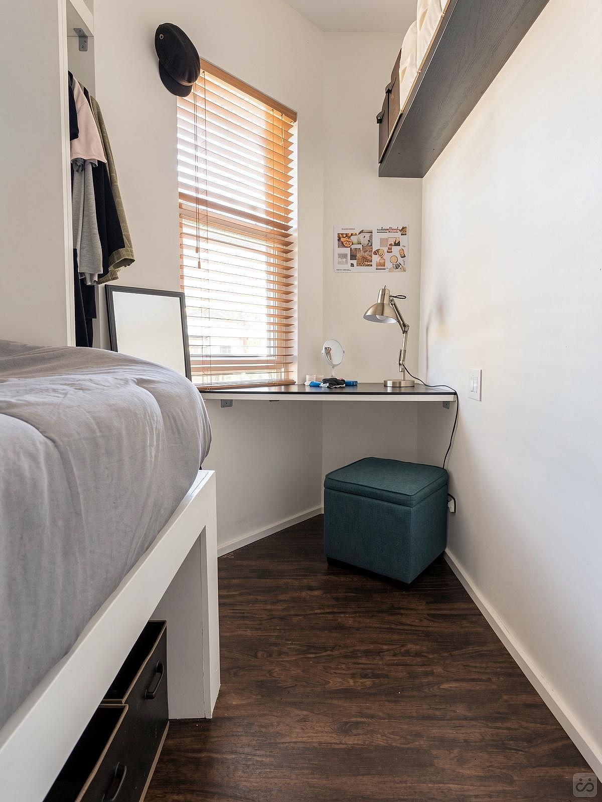 Francis Bedroom - Trendy Style Residence w/ Coworking + Outdoor Area Apartment - Gallery - 3