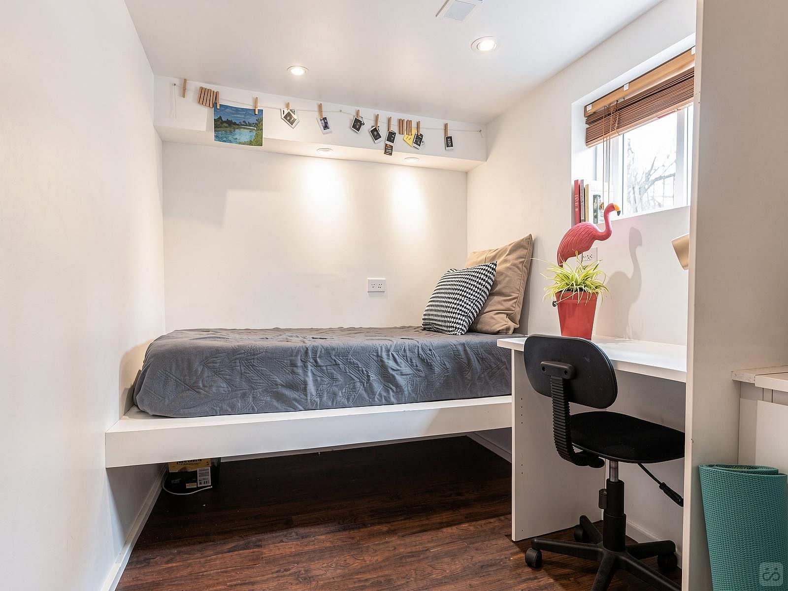 Francis Bedroom - Trendy Style Residence w/ Coworking + Outdoor Area Apartment - Gallery - 4