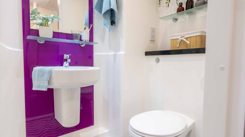 Silver En-Suite  -  IQ Astor House  - Gallery -  8
