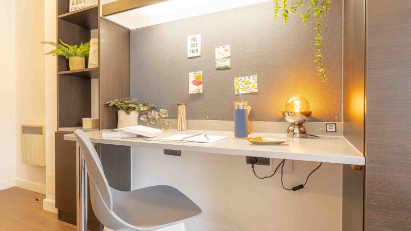  Silver En-Suite  -  IQ Astor House  - Gallery -  6
