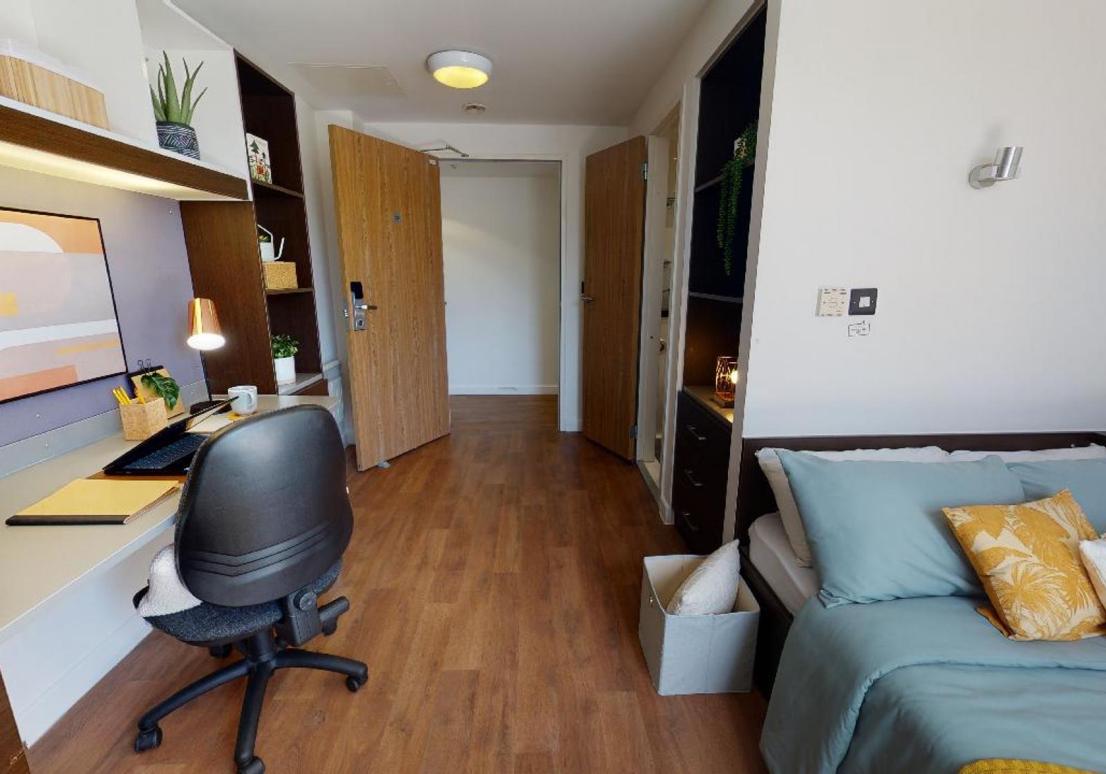  Gold En-Suite  -  IQ Astor House  - Gallery -  5